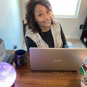 Meet your Posher, Kiana